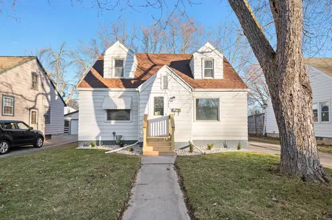 1137 12th Ave, Green Bay, WI 54304