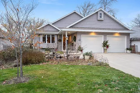 4983 Edgewater Beach Rd, Green Bay, WI 54311