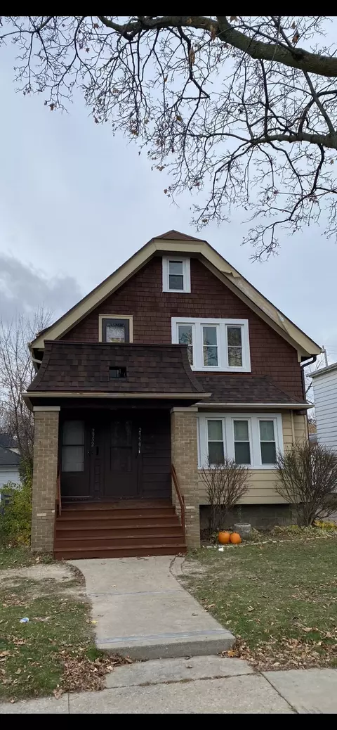 2950 N 61st St, Milwaukee, WI 53210