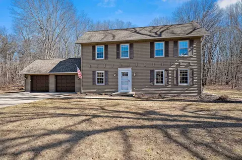 2840 W Kenlar Cir, Green Bay, WI 54313