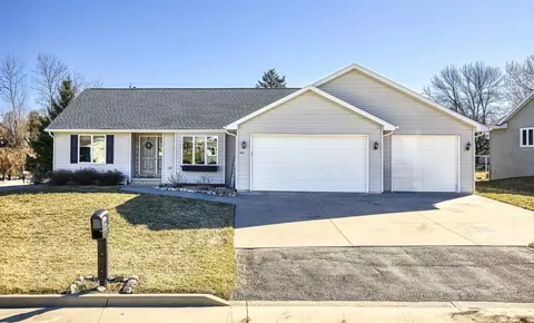 824 Walnut St, Hortonville, WI 54944