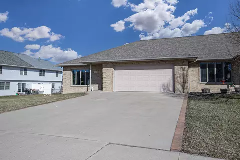 Exterior - 547 Fair St, Wrightstown, WI 54180 photo 2 of 10