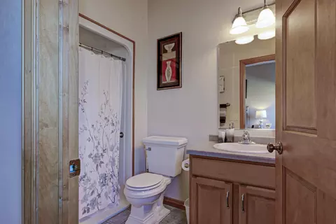 Bath - 547 Fair St, Wrightstown, WI 54180 photo 3 of 3