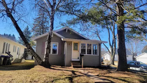 1101 Algoma St, New London, WI 54961