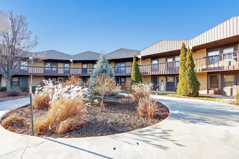 1441 S Van Dyke Rd #2A, Appleton, WI 54914