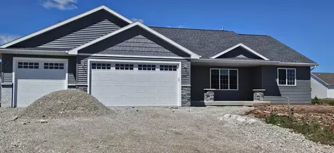 2040 Bear Paw Trl, Kaukauna, WI 54130