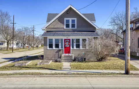 1904 Oregon St, Oshkosh, WI 54902