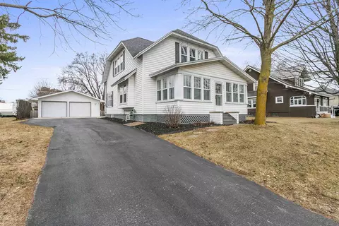221 N Cecil St, Bonduel, WI 54107