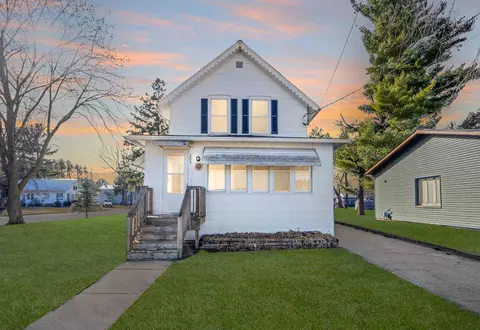 205 S Elizabeth St, Weyauwega, WI 54983