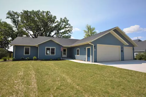 2146 Hickory Ln, Oshkosh, WI 54901