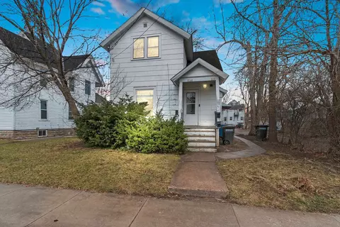916 Wright St, Oshkosh, WI 54901