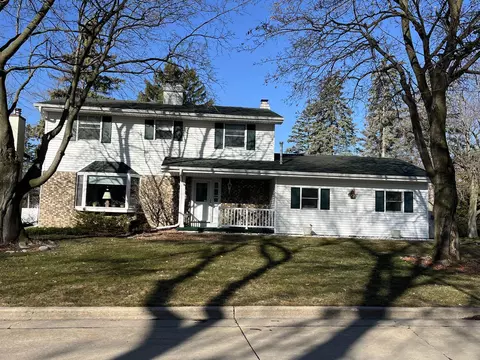 3 Sunnyslope Ct, Appleton, WI 54914