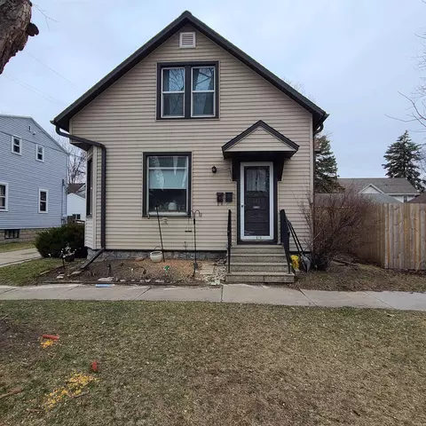 121 N Clay St, Green Bay, WI 54301
