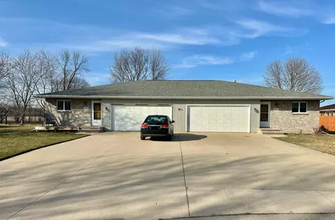 830 Warbler Ln, Neenah, WI 54956