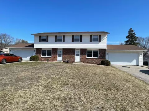3080 Holland Dr, Green Bay, WI 54313