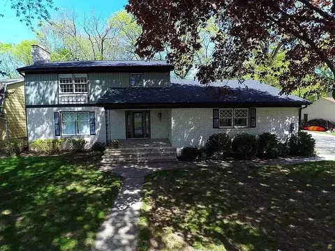 957 Melissa St, Menasha, WI 54952