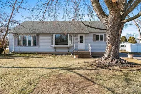 1519 Pershing Rd, New London, WI 54961