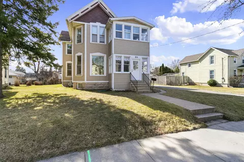 319 E Irving Ave, Oshkosh, WI 54901