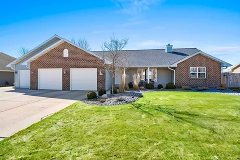 403 Southern Star Ln, De Pere, WI 54115