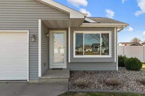 750 E Scott St, Omro, WI 54963 photo 2