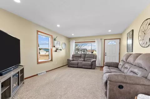 750 E Scott St, Omro, WI 54963 photo 3