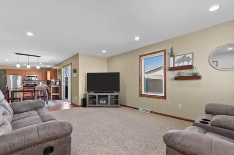 750 E Scott St, Omro, WI 54963 photo 4