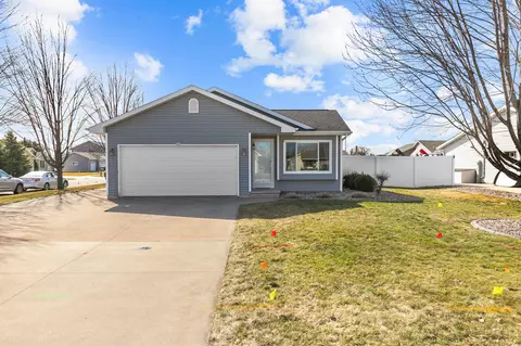 750 E Scott St, Omro, WI 54963