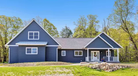 5526 Greenview Dr, Sturgeon Bay, WI 54235
