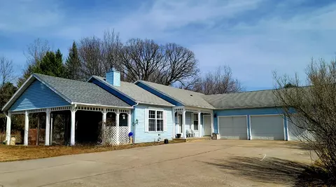 e902 Haase Road, Waupaca, WI 54981