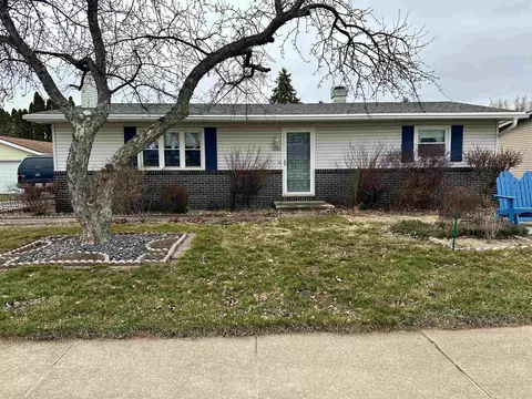 2320 Allerton Dr, Oshkosh, WI 54904