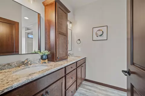 Bath - 3800 Teton Ln, Appleton, WI 54913 photo 1 of 3