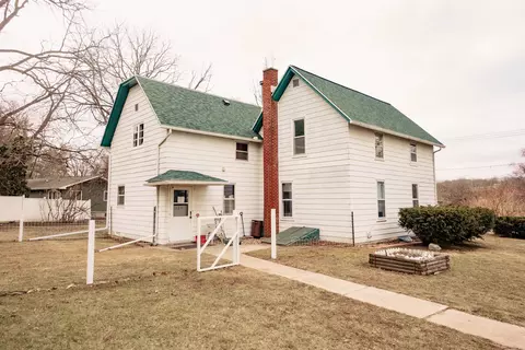 924 Berlin Rd, Ripon, WI 54971 photo 2