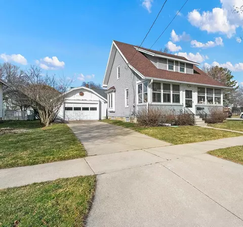 1006 W Lorain St, Appleton, WI 54914