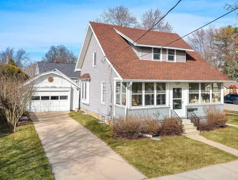 Exterior - 1006 W Lorain St, Appleton, WI 54914 photo 1 of 1