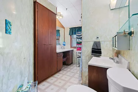 Bath - 1006 W Lorain St, Appleton, WI 54914 photo 1 of 2
