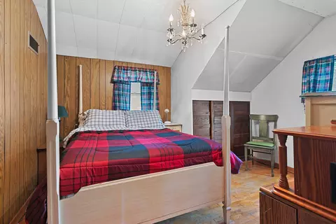 Bedroom - 1006 W Lorain St, Appleton, WI 54914 photo 1 of 2
