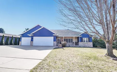 1750 Cady Ln, De Pere, WI 54115