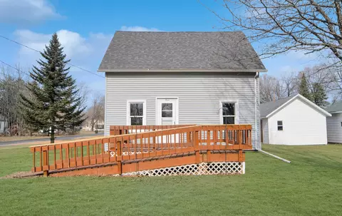 605 Cleveland Ave, Wild Rose, WI 54984