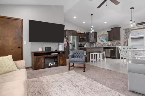 807 E Harding Dr, Appleton, WI 54915 photo 14