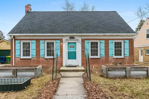 1021 S Baird St, Green Bay, WI 54301