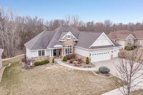 2647 Prairie Garden Trl, Green Bay, WI 54313
