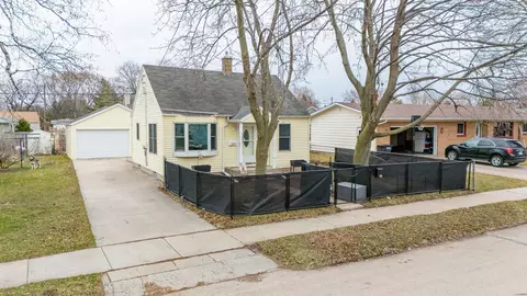 1644 Ontario St, Oshkosh, WI 54901