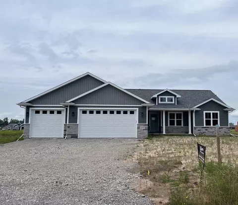 5330 Fenceline Ln, Omro, WI 54963