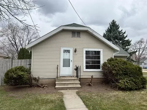 1333 Bowen St, Oshkosh, WI 54901