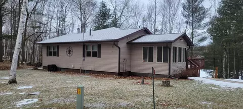 16137 Cedar Point Ln, Mountain, WI 54149