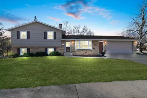 761 Westwood Dr, De Pere, WI 54115