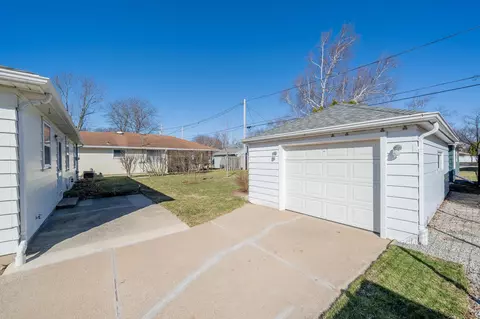 Exterior - 1100 E Marquette St, Appleton, WI 54911 photo 4 of 6