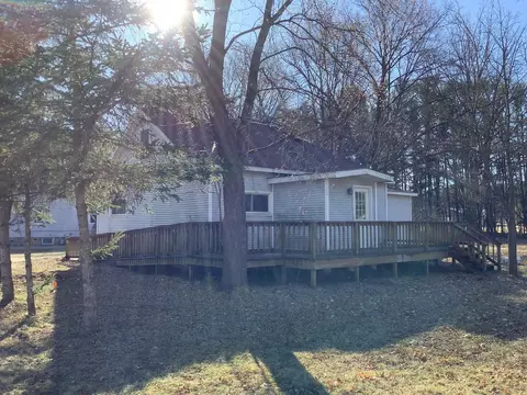 e1745 King Road, Waupaca, WI 54981