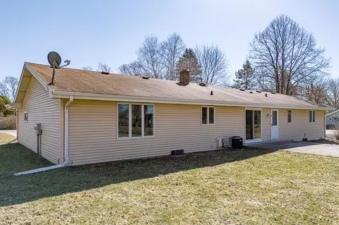 Exterior - 3019 N Abendroth St, Appleton, WI 54914 photo 6 of 12