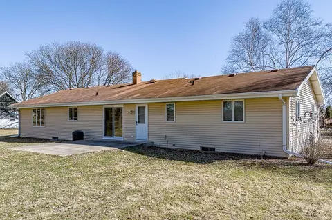 Exterior - 3019 N Abendroth St, Appleton, WI 54914 photo 8 of 12